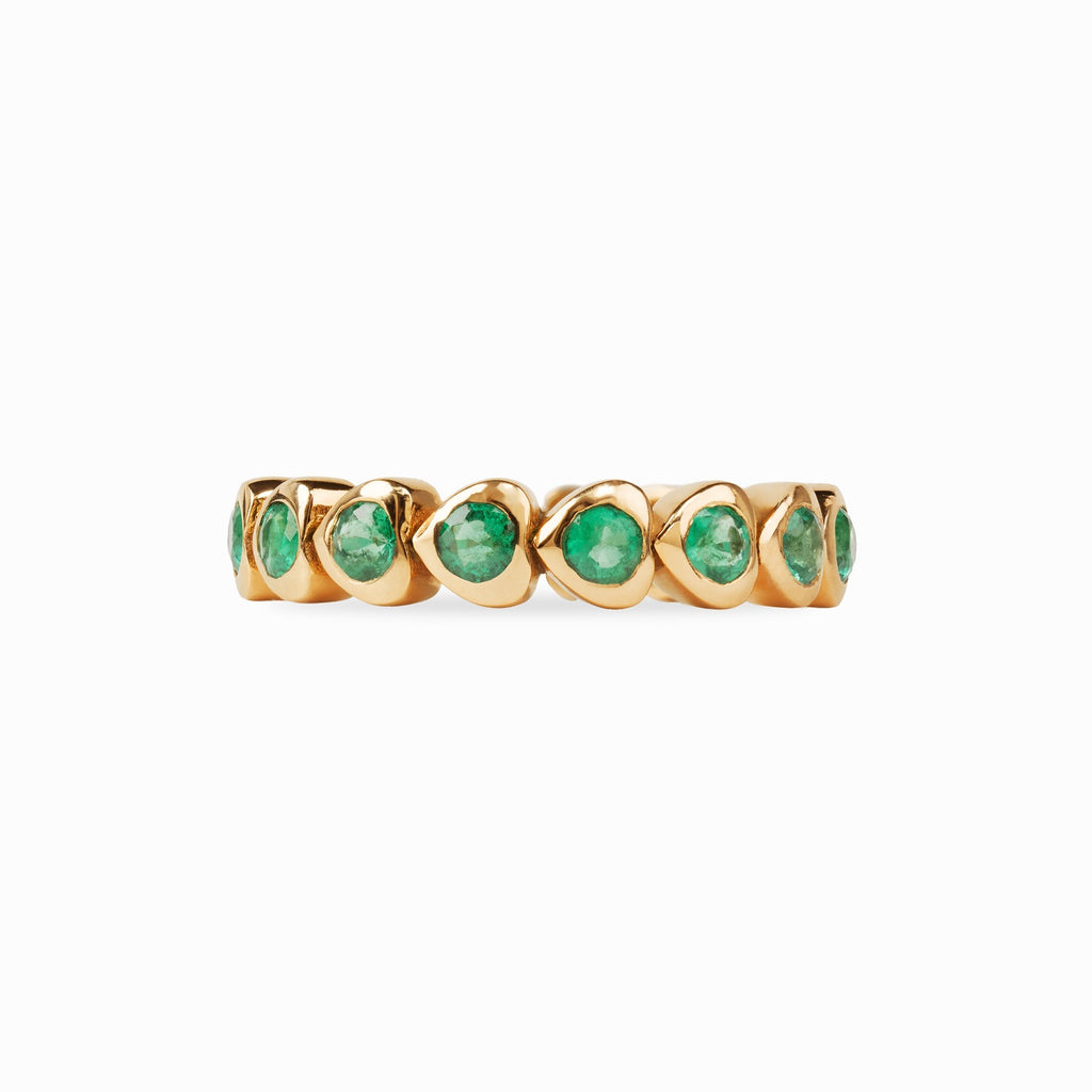 Round Emerald in Heart Bezel Set Eternity Ring